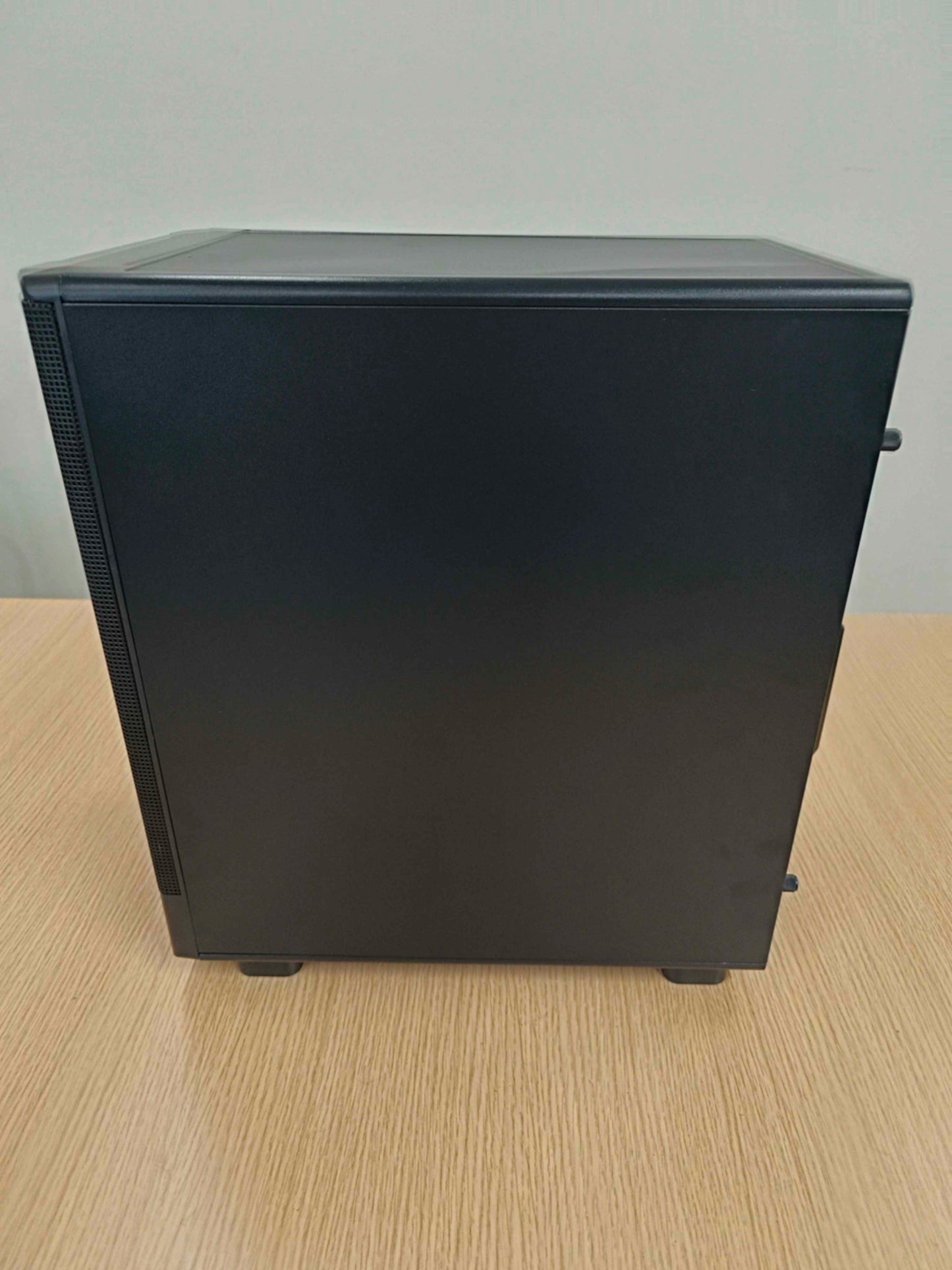 【Core i7 8700 ＆ RTX2070Super】不死鳥PC057