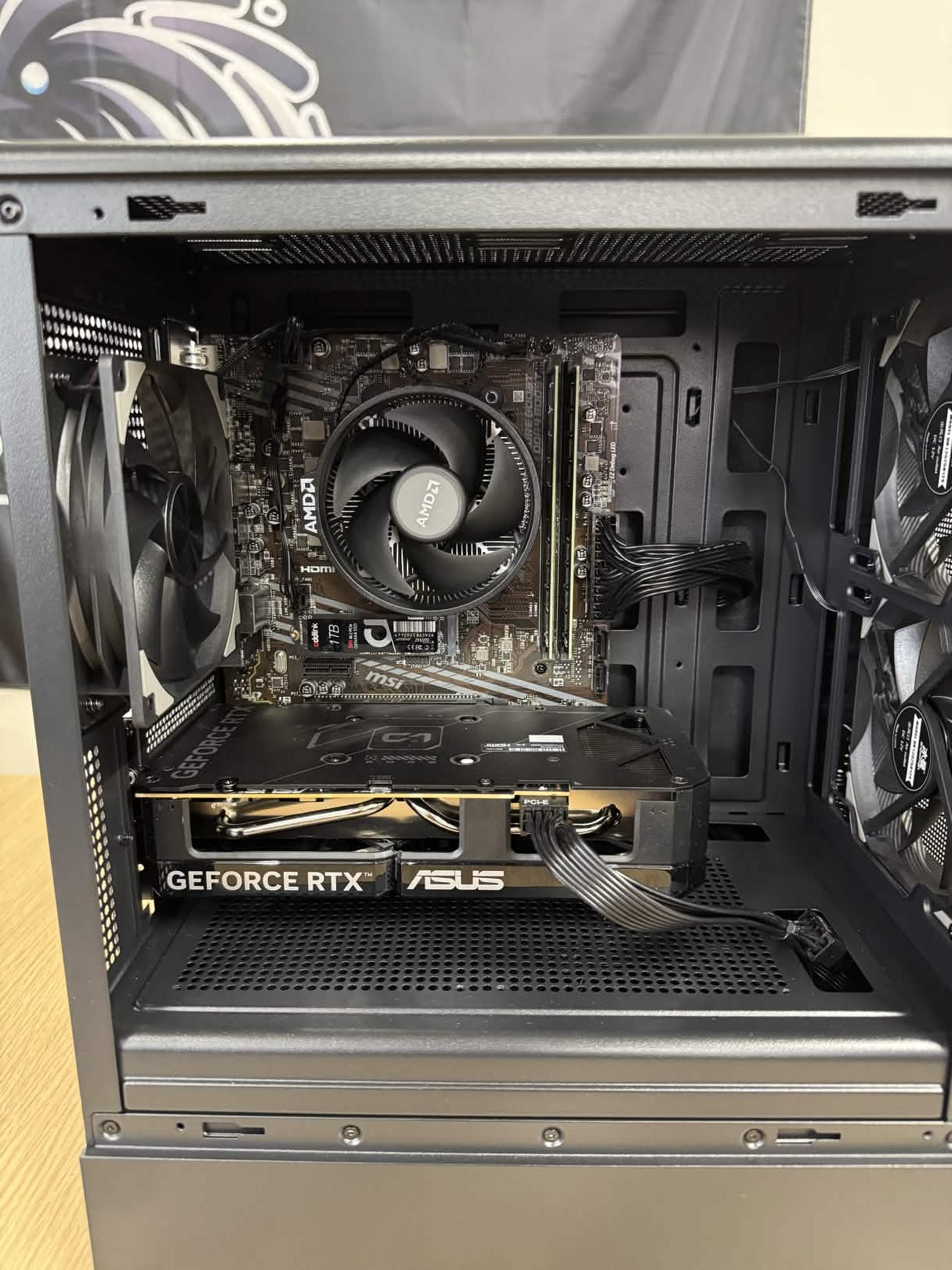 【Ryzren7 5700X & RTX5060】不死鳥PC064