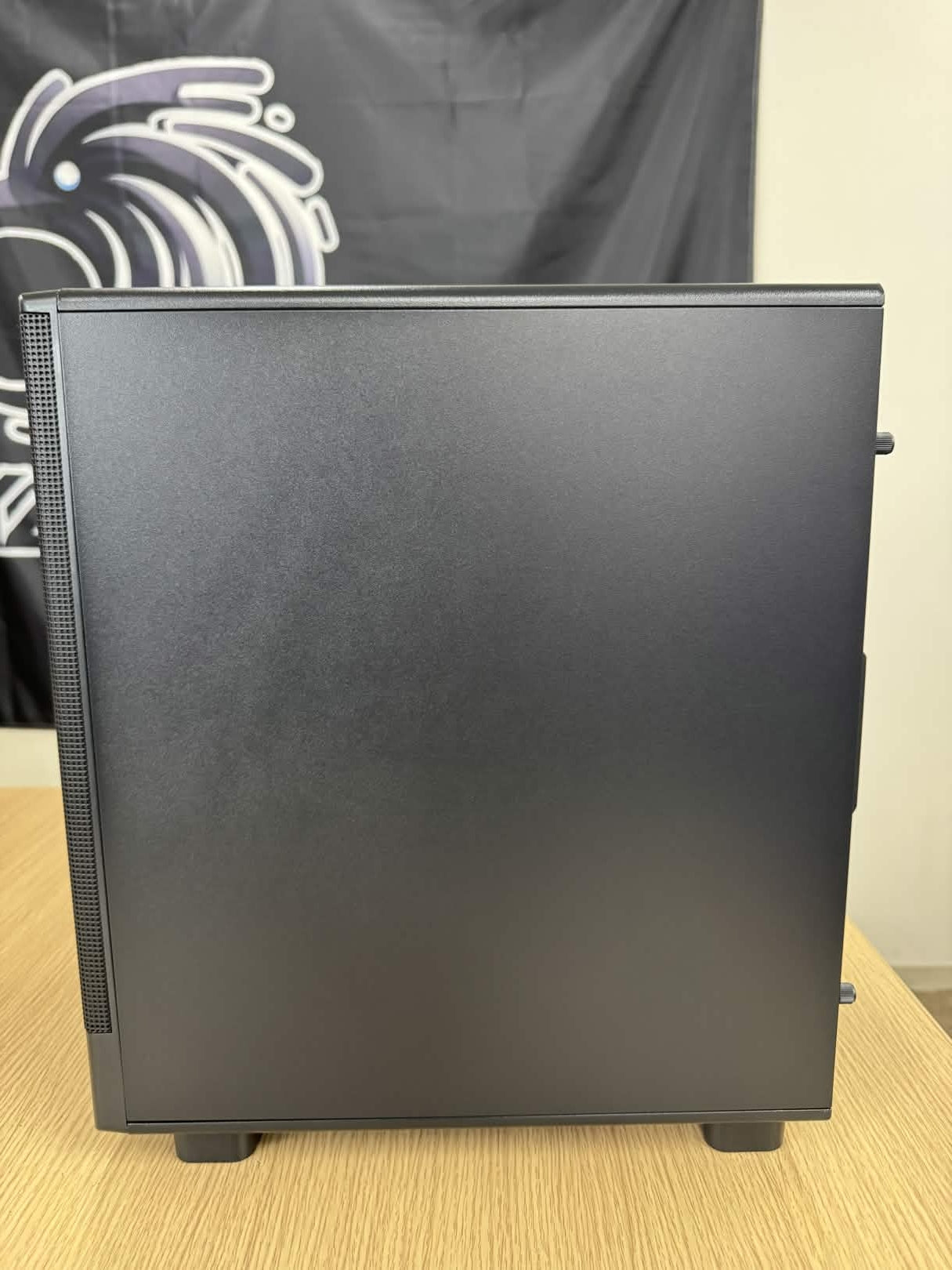 【Ryzen7 5700X & RX7600】不死鳥PC065