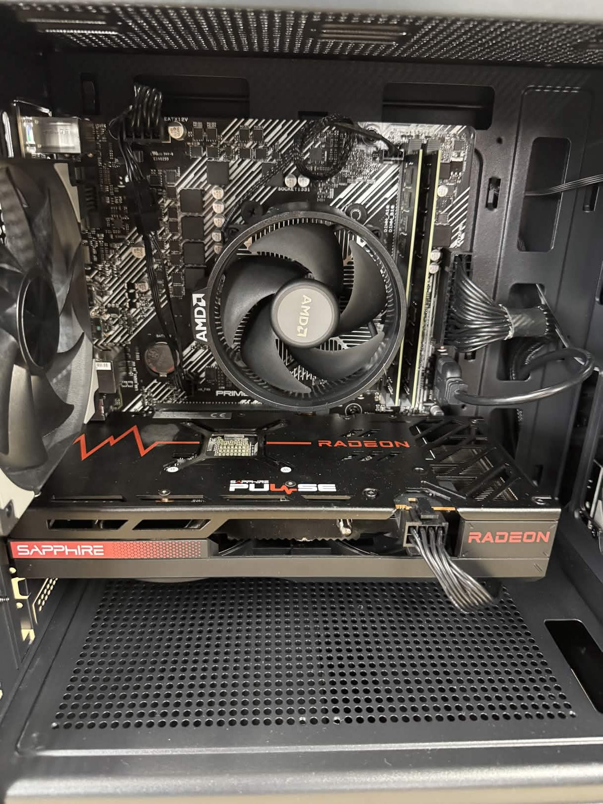 【Ryzen7 5700X & RX7600】不死鳥PC065