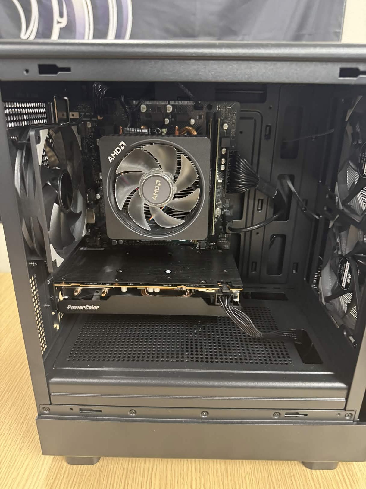 【Ryzen7 5700X & RX7600】不死鳥PC069